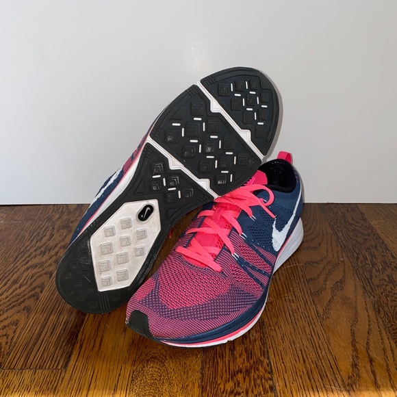 Nike Flyknit Trainer - Picture 4 of 4